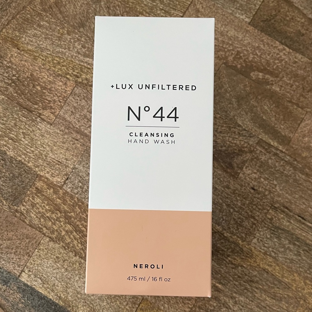 +lux unfiltered hand wash